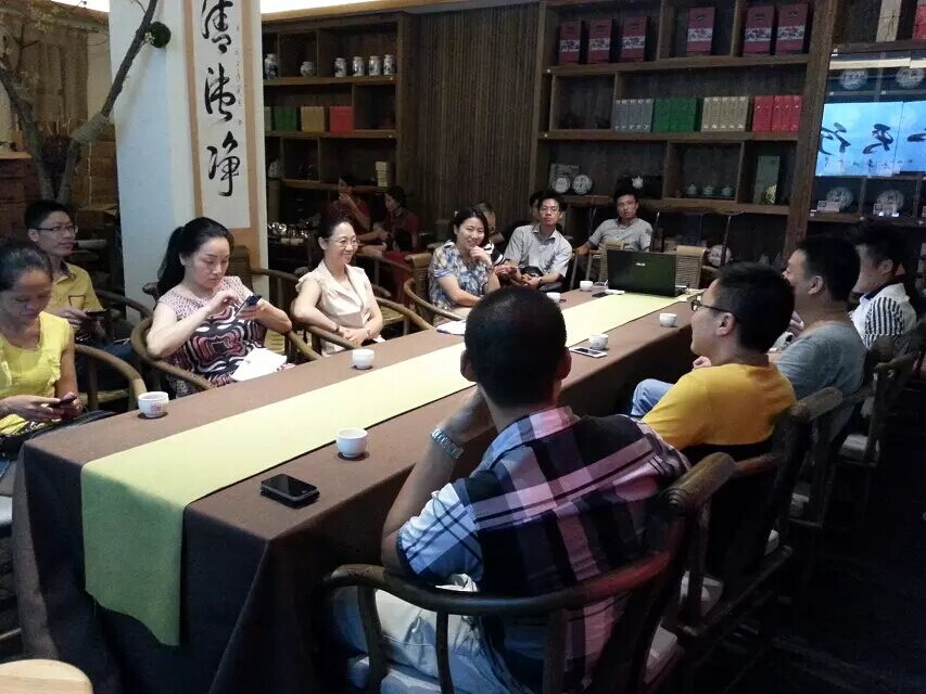 這不是相親會(huì )，俺們在進(jìn)行業(yè)內交流